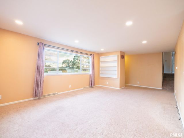 1703 W CLAREWOOD Avenue, Peoria, IL 61614