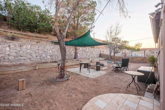 390 MacLeod Road, Las Cruces, NM 88001