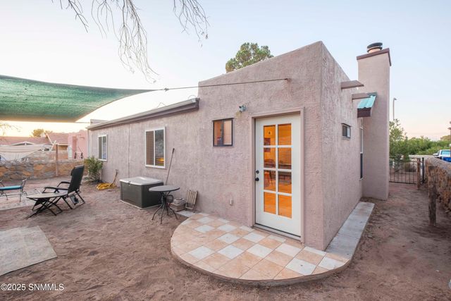390 MacLeod Road, Las Cruces, NM 88001
