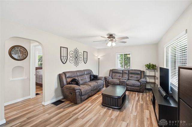 607 W Lake Avenue, New Carlisle, OH 45344