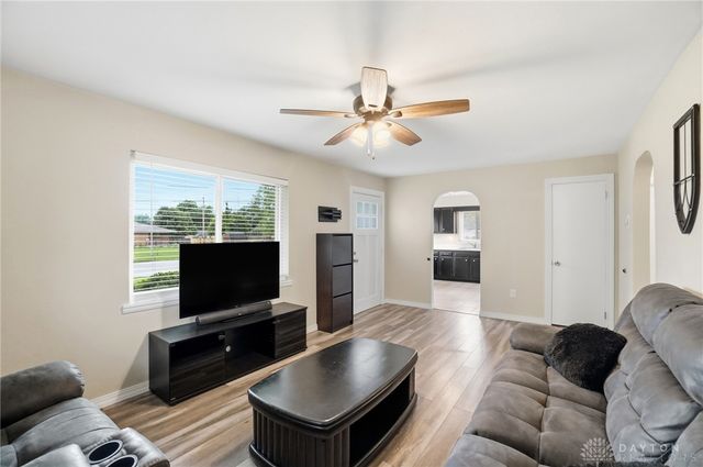 607 W Lake Avenue, New Carlisle, OH 45344
