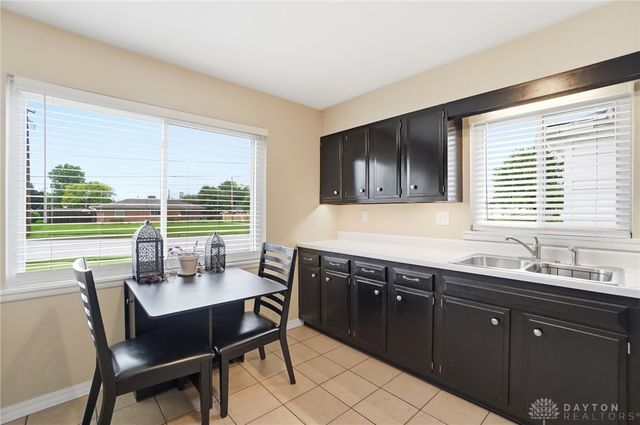 607 W Lake Avenue, New Carlisle, OH 45344