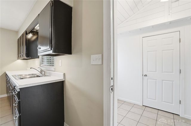 607 W Lake Avenue, New Carlisle, OH 45344