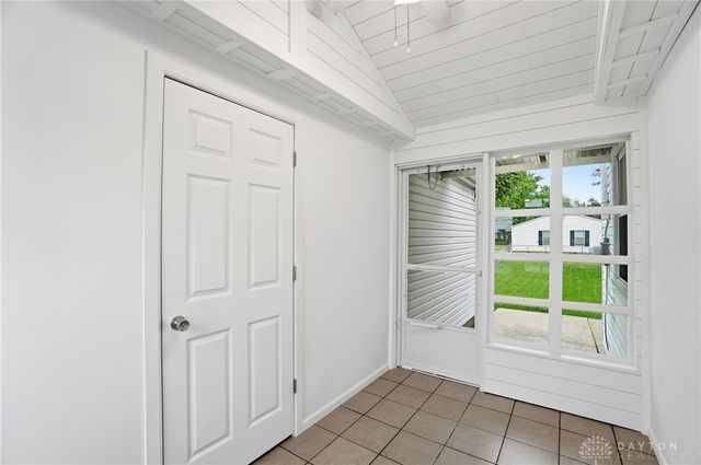 607 W Lake Avenue, New Carlisle, OH 45344