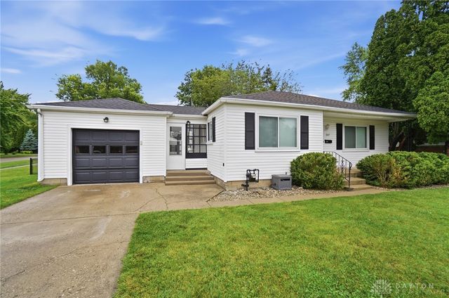 607 W Lake Avenue, New Carlisle, OH 45344