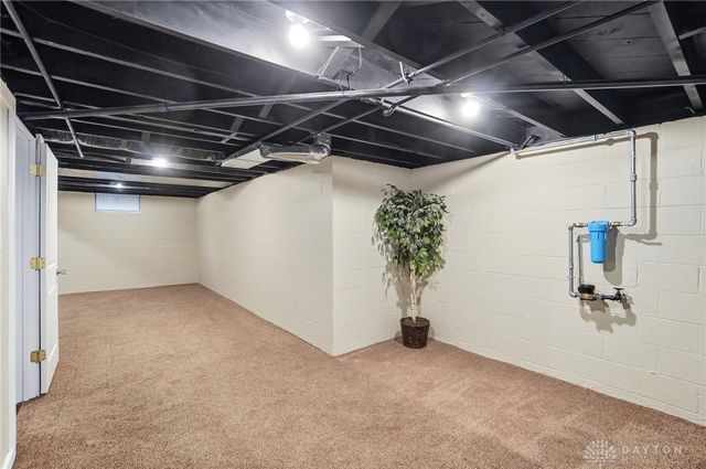 607 W Lake Avenue, New Carlisle, OH 45344
