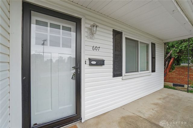 607 W Lake Avenue, New Carlisle, OH 45344