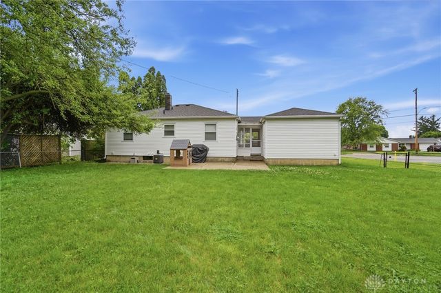 607 W Lake Avenue, New Carlisle, OH 45344