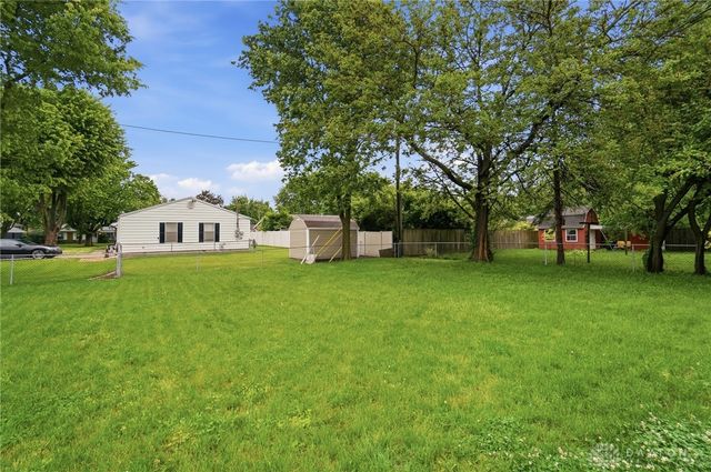 607 W Lake Avenue, New Carlisle, OH 45344