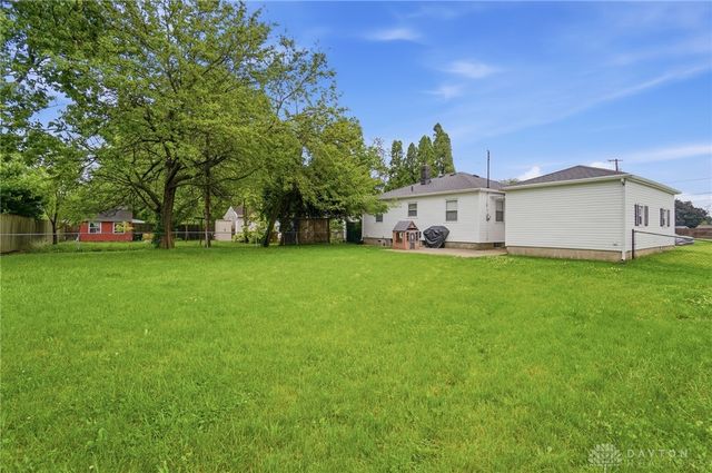 607 W Lake Avenue, New Carlisle, OH 45344