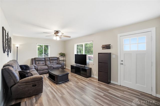 607 W Lake Avenue, New Carlisle, OH 45344