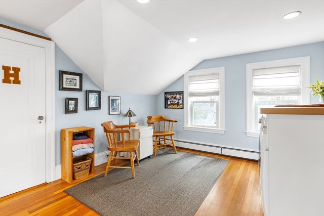 390 Weld St 2, Boston, MA 02132