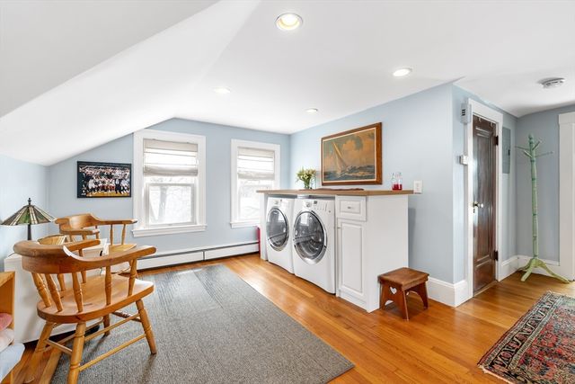 390 Weld St 2, Boston, MA 02132