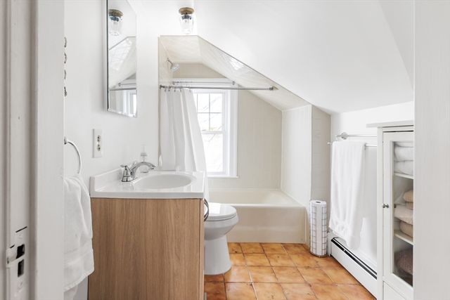 390 Weld St 2, Boston, MA 02132