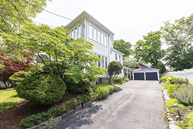 390 Weld St 2, Boston, MA 02132