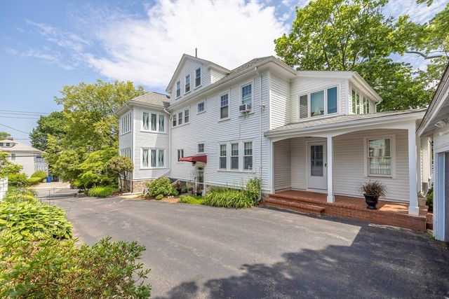 390 Weld St 2, Boston, MA 02132