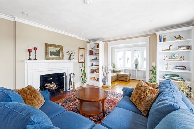 390 Weld St 2, Boston, MA 02132