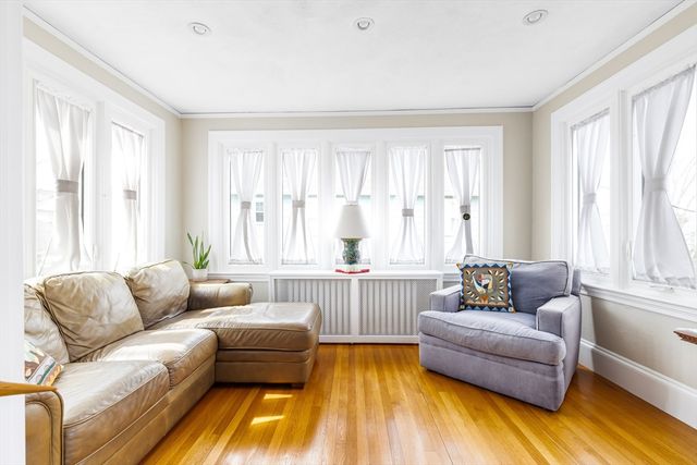 390 Weld St 2, Boston, MA 02132