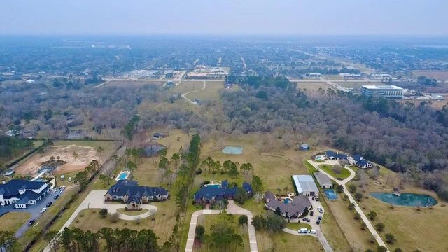 1314 Frontier Lane, Friendswood, TX 77546