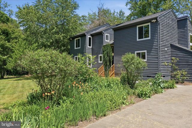 2391 HOLLY SPRINGS RD, Amissville, VA 20106