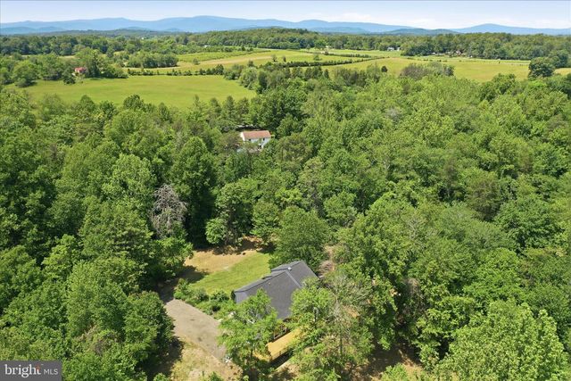 2391 HOLLY SPRINGS RD, Amissville, VA 20106