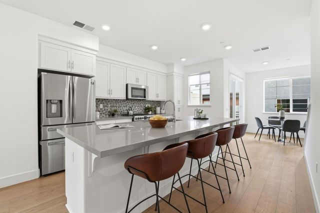 29284 Hub Lane, Hayward, CA 94544