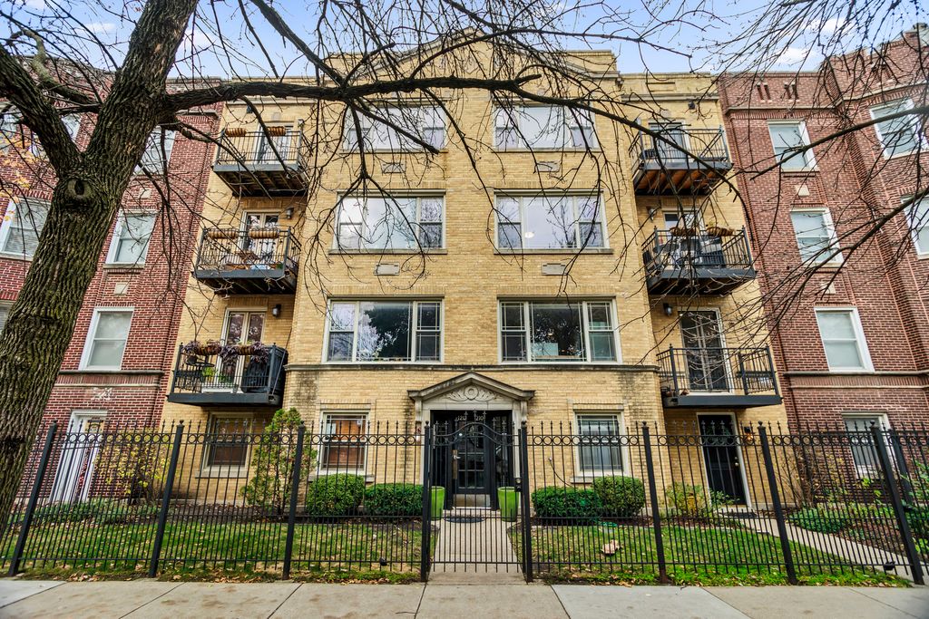 1210 W Roscoe Street 2, Chicago, IL 60657