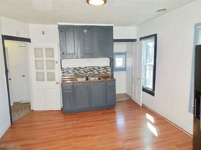 4587 Niessen Court, Cleveland, OH 44109