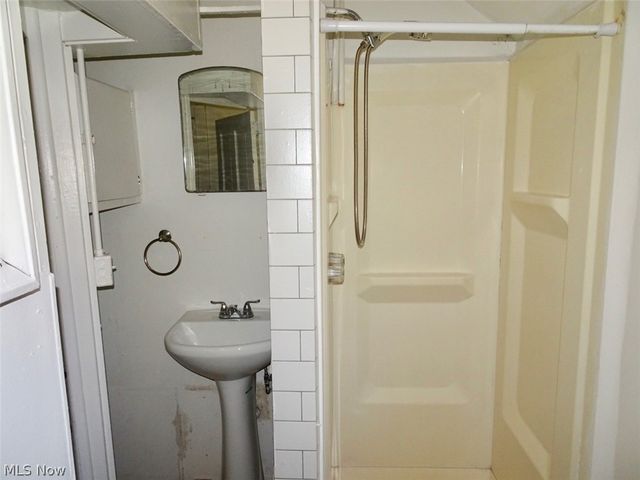 4587 Niessen Court, Cleveland, OH 44109