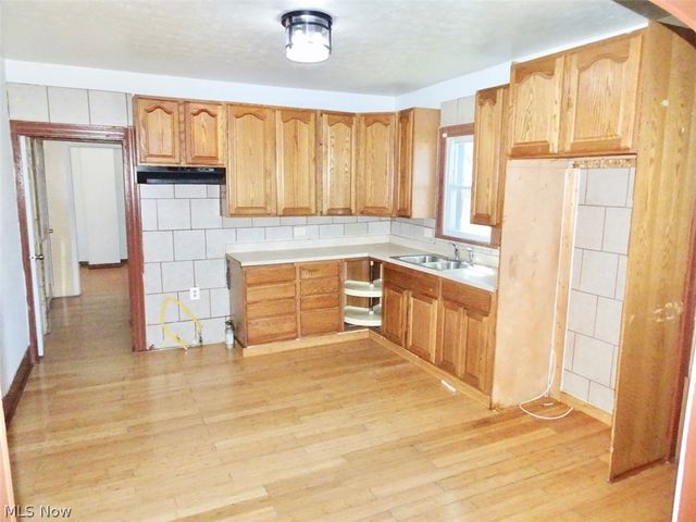 4587 Niessen Court, Cleveland, OH 44109