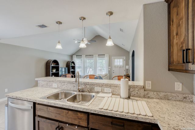 111 Alpine Ct, Spring Branch, TX 78070
