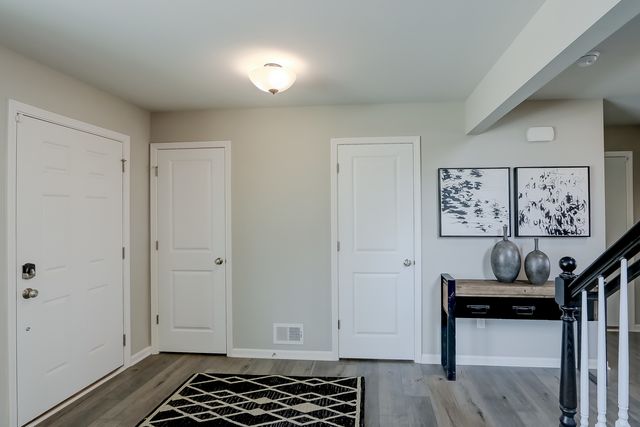 230 Piper Glen Avenue, Oswego, IL 60543