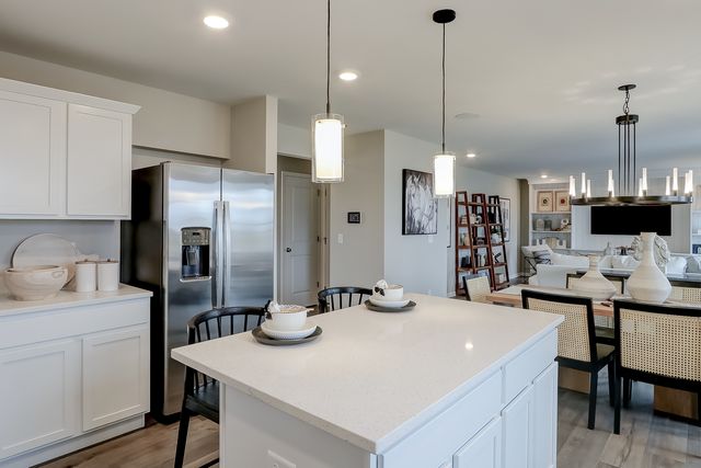 230 Piper Glen Avenue, Oswego, IL 60543