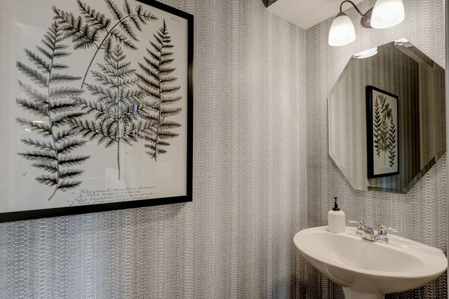 230 Piper Glen Avenue, Oswego, IL 60543