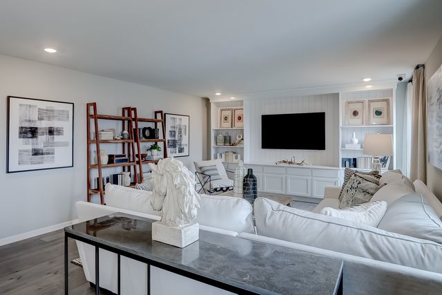 230 Piper Glen Avenue, Oswego, IL 60543