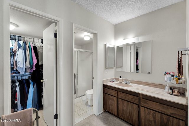 10828 N BILTMORE Drive 223, Phoenix, AZ 85029