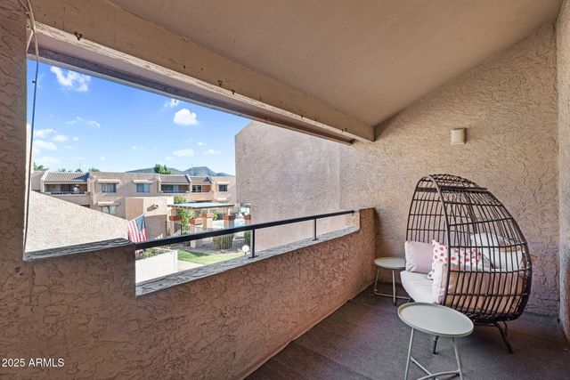 10828 N BILTMORE Drive 223, Phoenix, AZ 85029