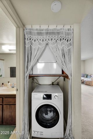 10828 N BILTMORE Drive 223, Phoenix, AZ 85029