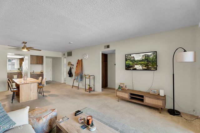 10828 N BILTMORE Drive 223, Phoenix, AZ 85029