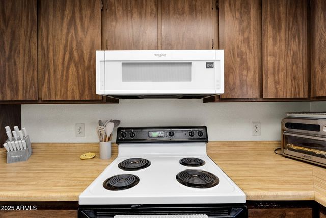 10828 N BILTMORE Drive 223, Phoenix, AZ 85029