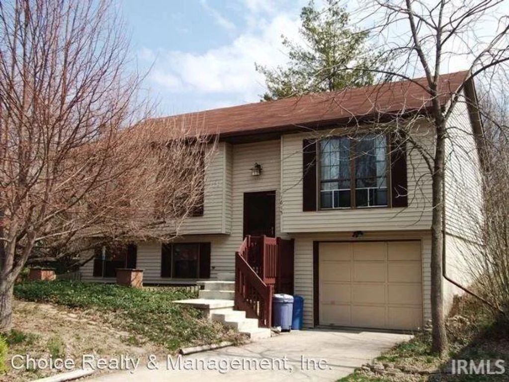 1615 S Buffstone Court, Bloomington, IN 47401