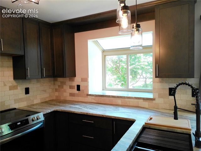 6815 Ravencrest Drive, Colorado Springs, CO 80919
