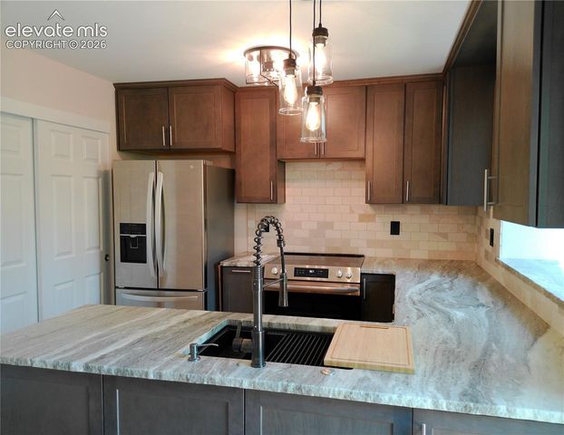 6815 Ravencrest Drive, Colorado Springs, CO 80919