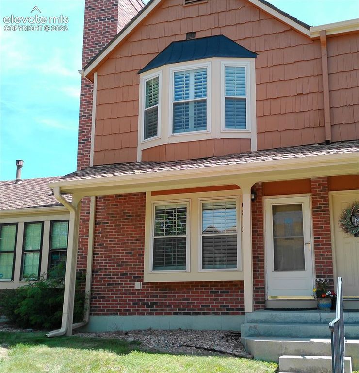 6815 Ravencrest Drive, Colorado Springs, CO 80919