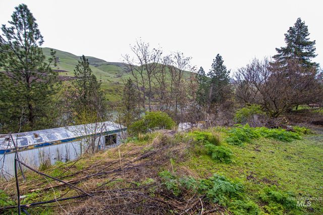 31032 Thunderbird Drive, Lenore, ID 83541