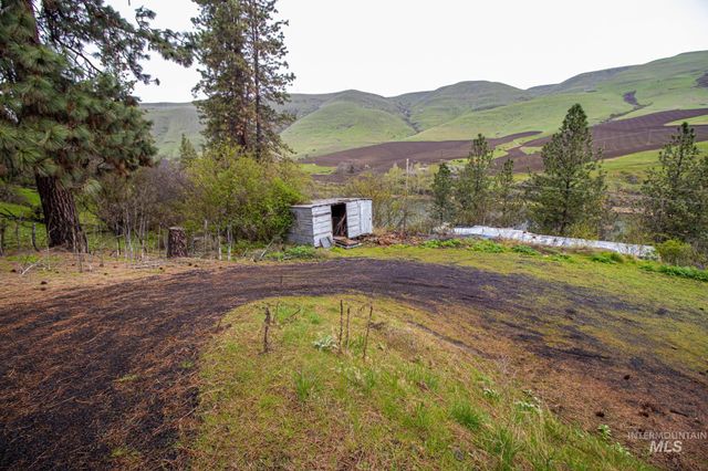 31032 Thunderbird Drive, Lenore, ID 83541