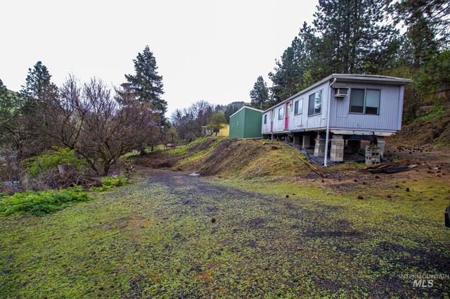 31032 Thunderbird Drive, Lenore, ID 83541