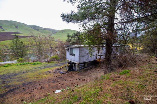 31032 Thunderbird Drive, Lenore, ID 83541