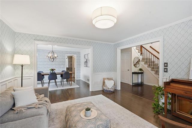 11904 Aberdeen Road, Leawood, KS 66209