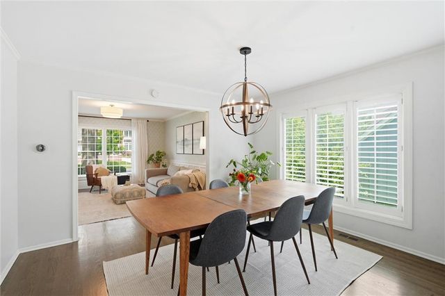 11904 Aberdeen Road, Leawood, KS 66209